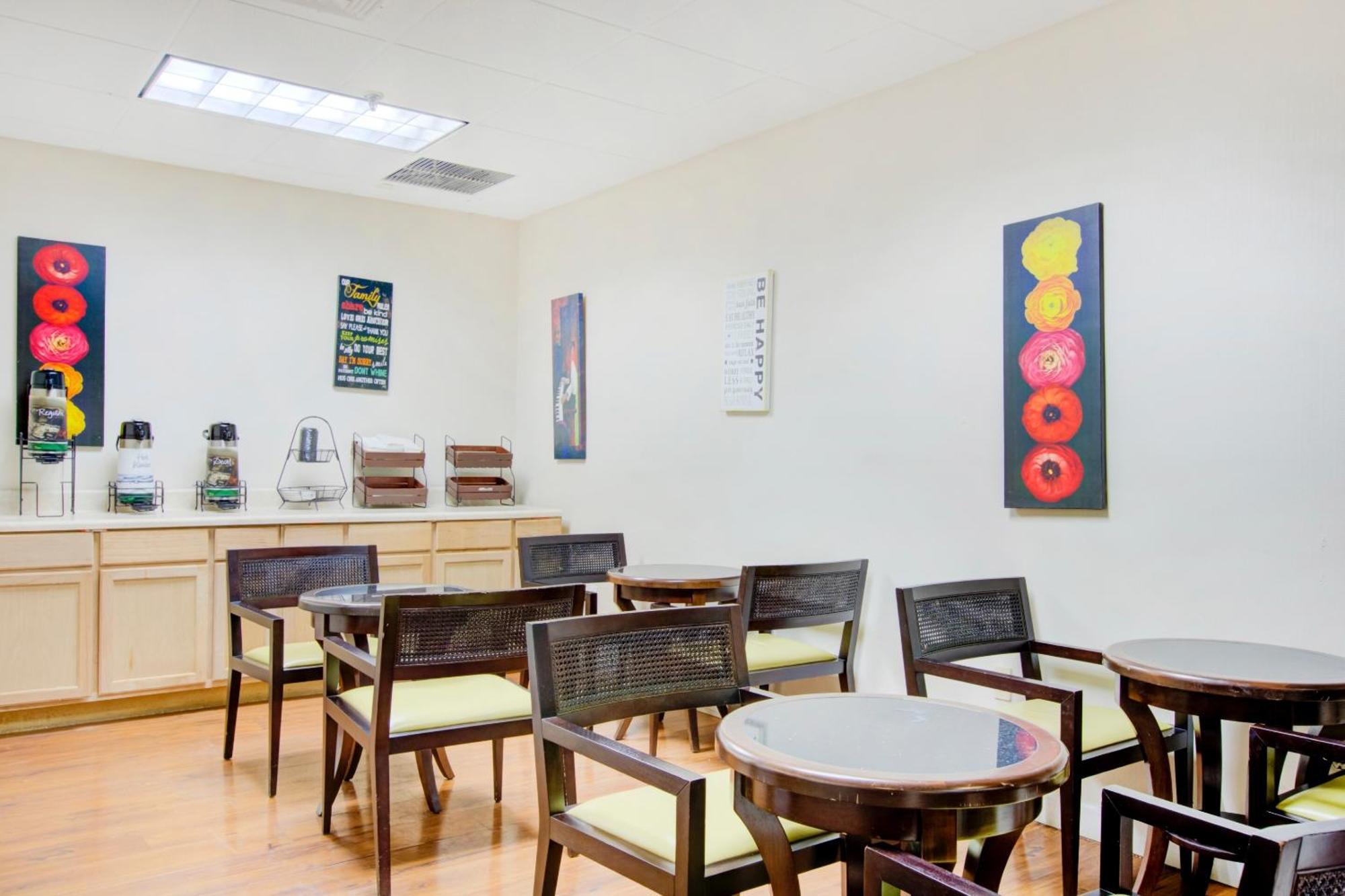 Oyo Hotel Dundee By Crystal Lake Kültér fotó