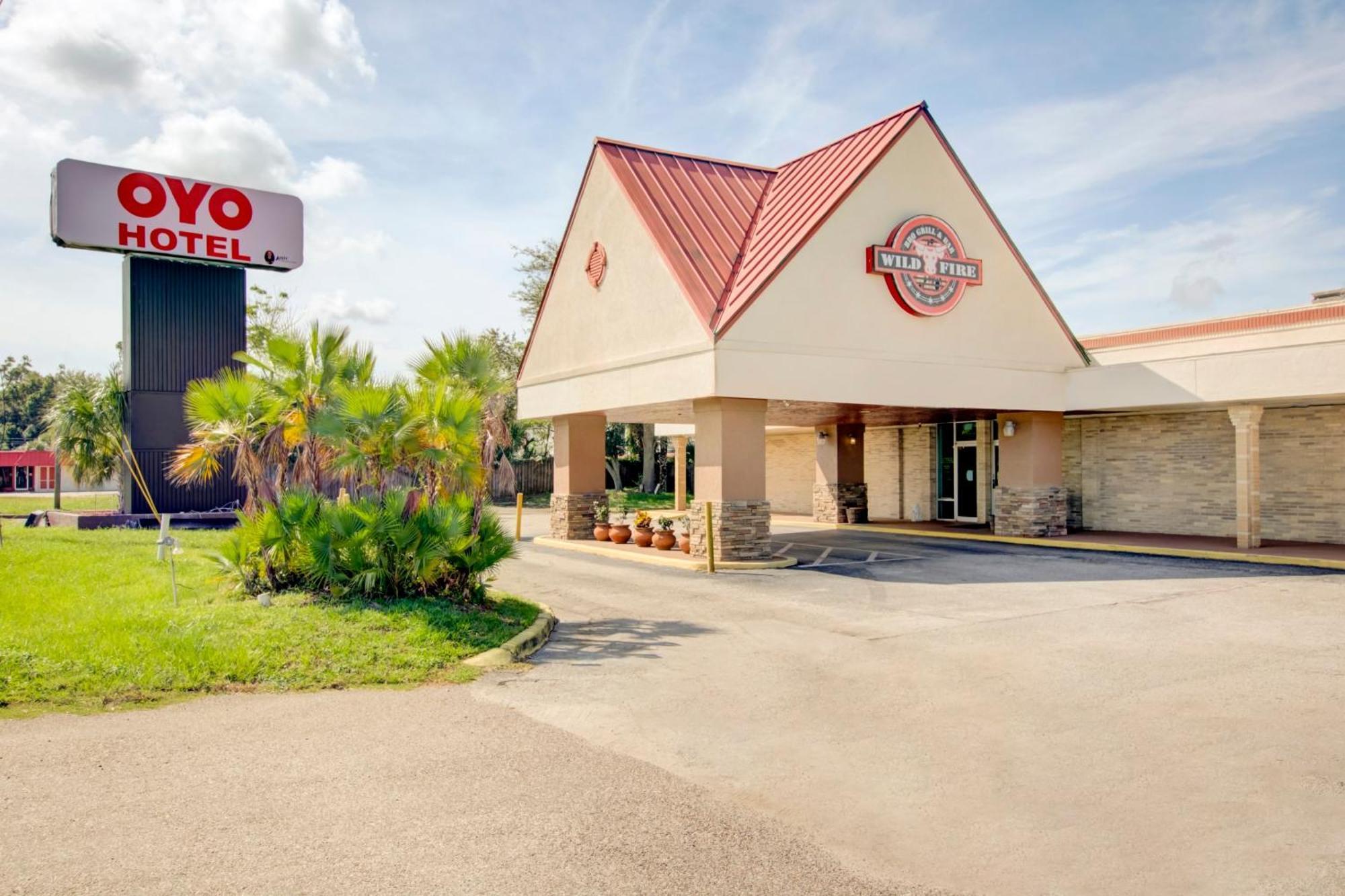 Oyo Hotel Dundee By Crystal Lake Kültér fotó