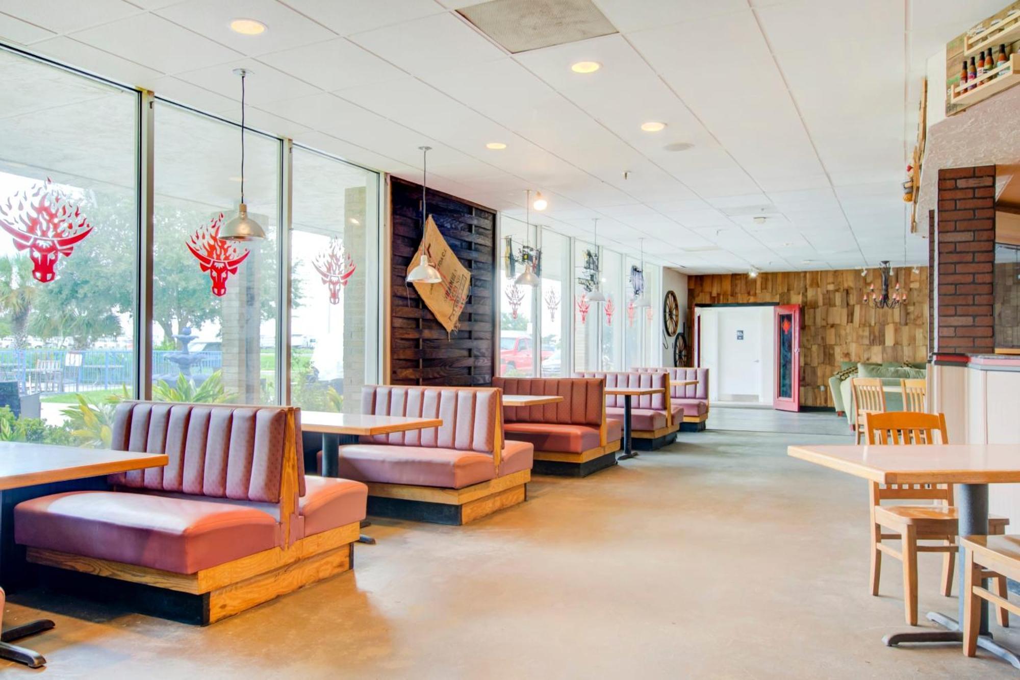 Oyo Hotel Dundee By Crystal Lake Kültér fotó