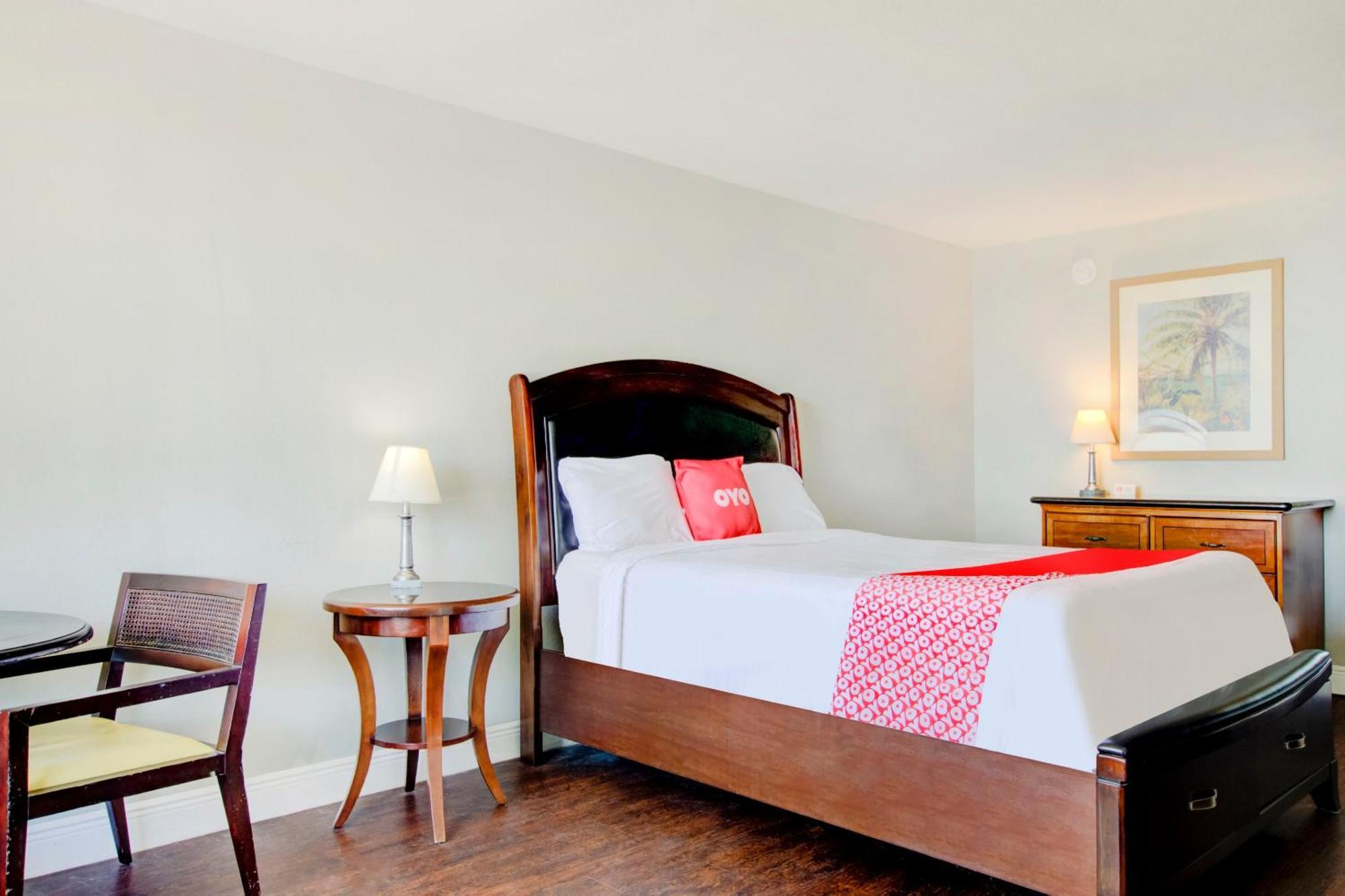 Oyo Hotel Dundee By Crystal Lake Kültér fotó