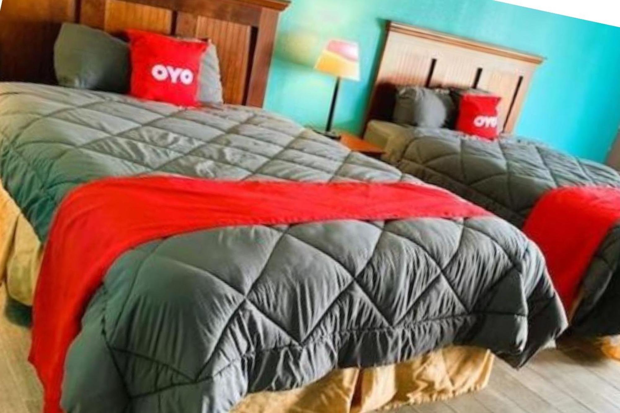 Oyo Hotel Dundee By Crystal Lake Kültér fotó